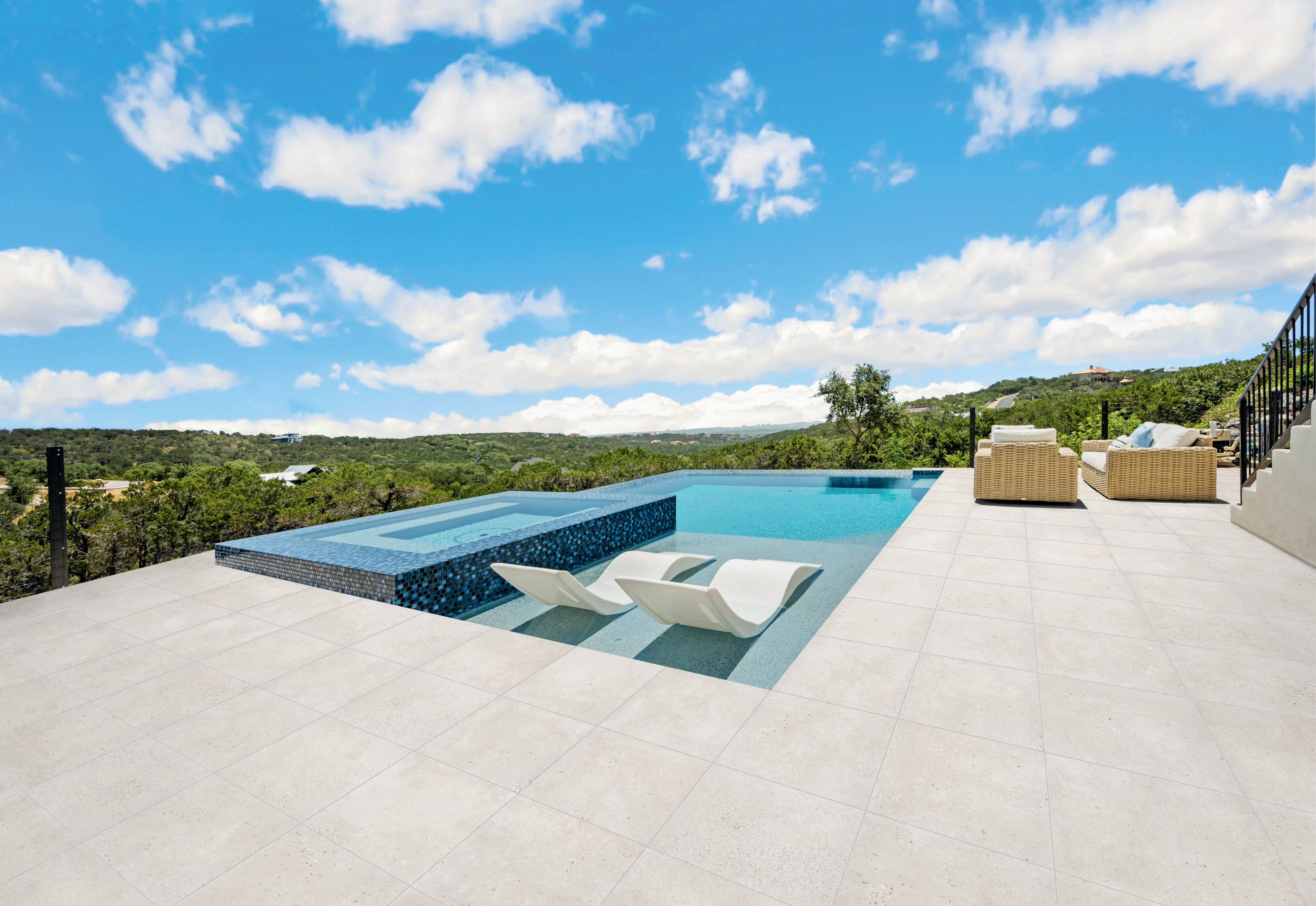 Area 51 24x24 Grip Porcelain 2CM Paver Tile in White
